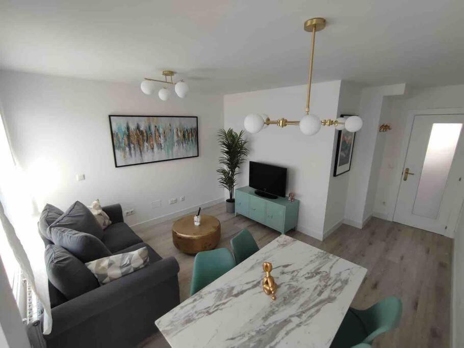 Exclusivo Apartamento Con Aparcamiento Gratuito Ларедо Экстерьер фото
